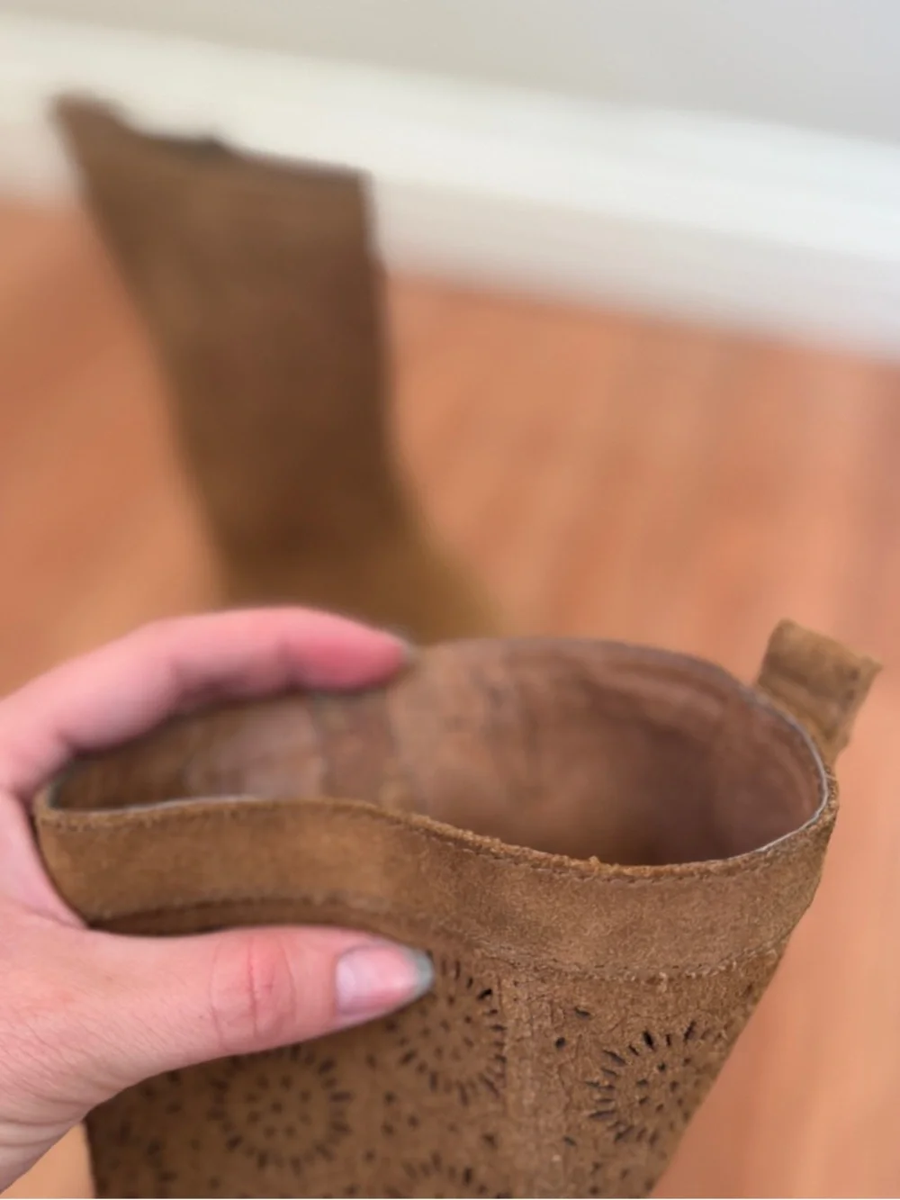 UGG Low Pro Short Perf 2 1004857 Tan Suede Boots Size 7